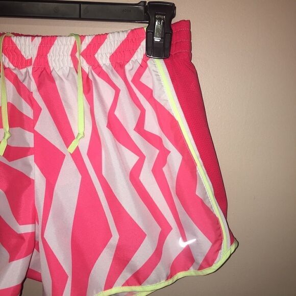 Nike dri fit short built in briefs size medium - Picture 2 of 6